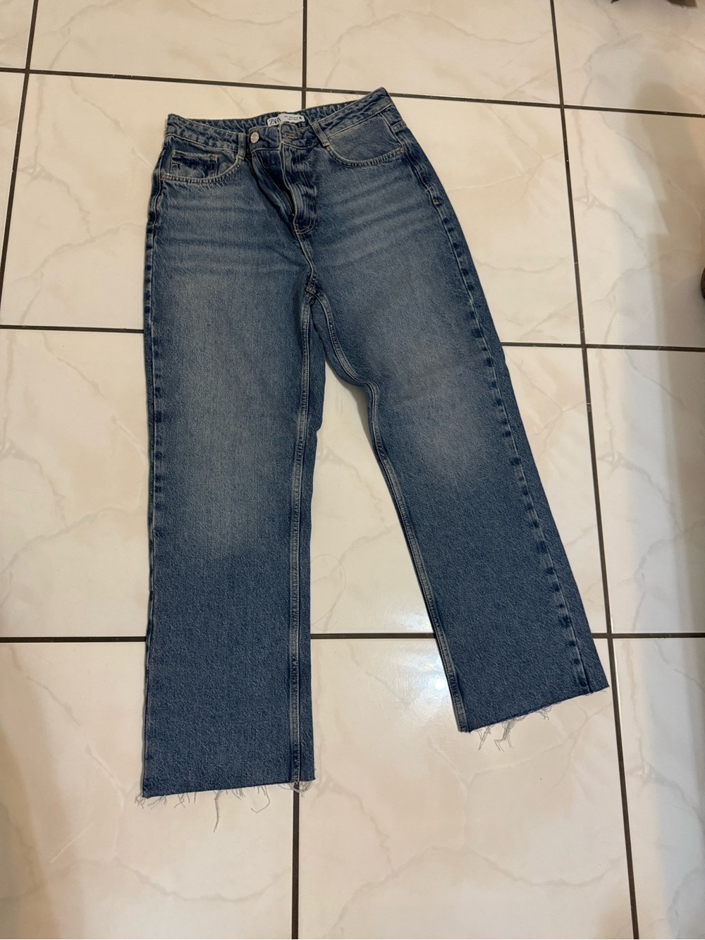 Zara Straight-Leg Women's Jeans in Blue Wash